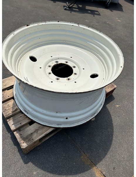 New Holland velg 18 x 38 - Jante: photos 5 New Holland velg 18 x 38 - Jante: photos 5