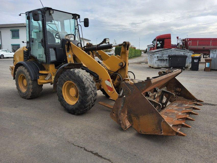 Caterpillar 908 H 2 units available - Chargeuse sur pneus: photos 1 Caterpillar 908 H 2 units available - Chargeuse sur pneus: photos 1