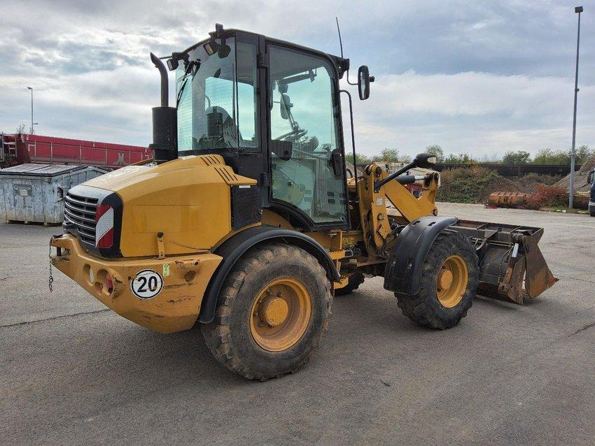 Caterpillar 908 H 2 units available - Chargeuse sur pneus: photos 3 Caterpillar 908 H 2 units available - Chargeuse sur pneus: photos 3