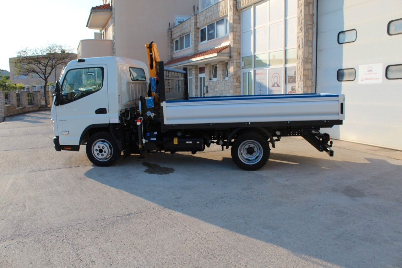 FUSO CANTER 3C15 - Utilitaire plateau: photos 5 FUSO CANTER 3C15 - Utilitaire plateau: photos 5