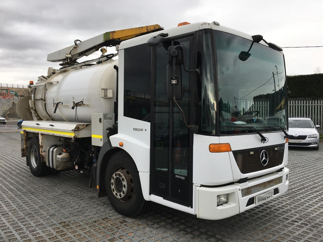 Mercedes-Benz Econic 1824 - Camion hydrocureur: photos 1 Mercedes-Benz Econic 1824 - Camion hydrocureur: photos 1