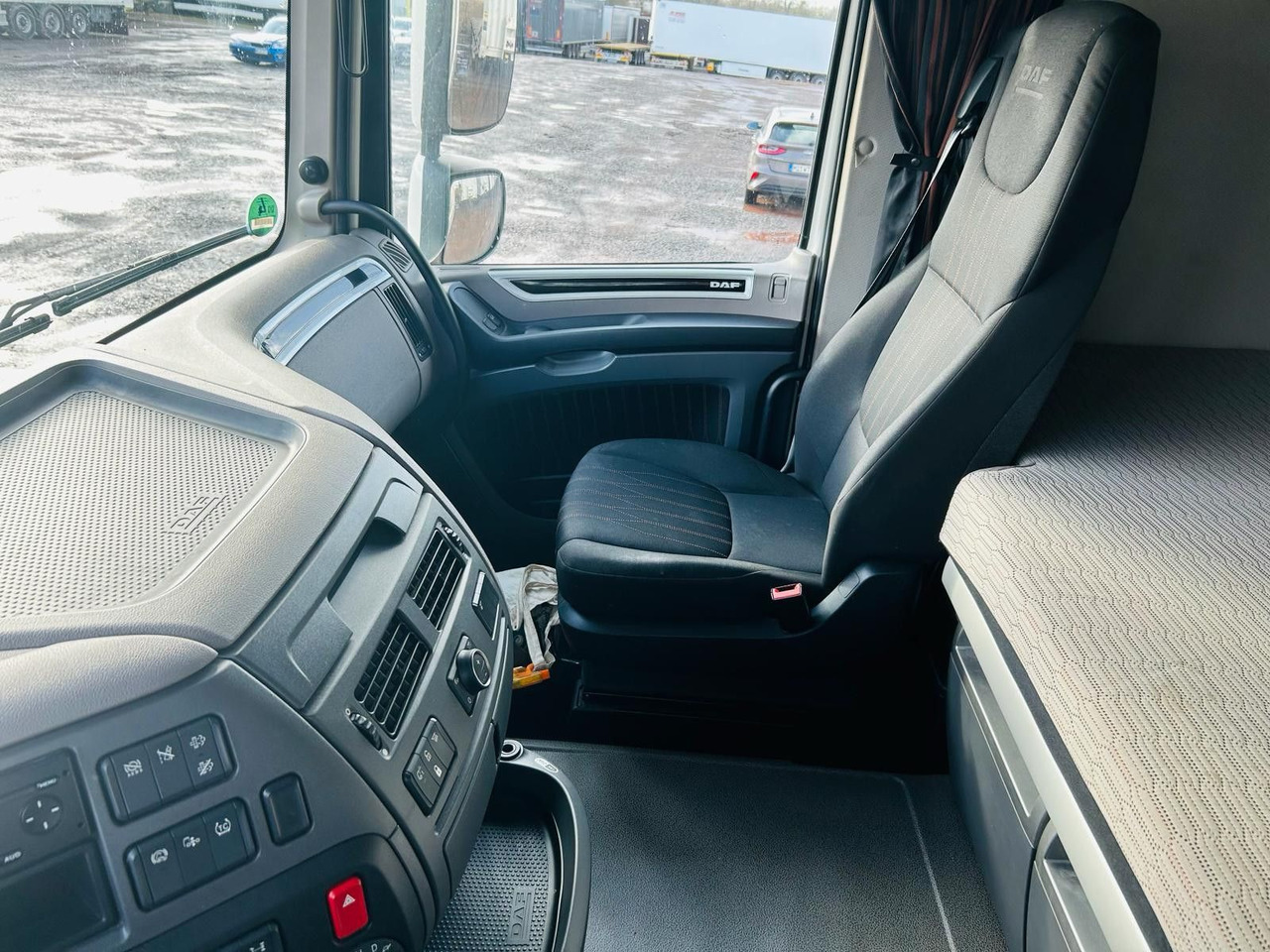 Camion à rideaux coulissants, Remorque rideaux coulissants DAF XF 480 FAN LowDeck 6x2 Jumbo Inklusive Anhänger: photos 15