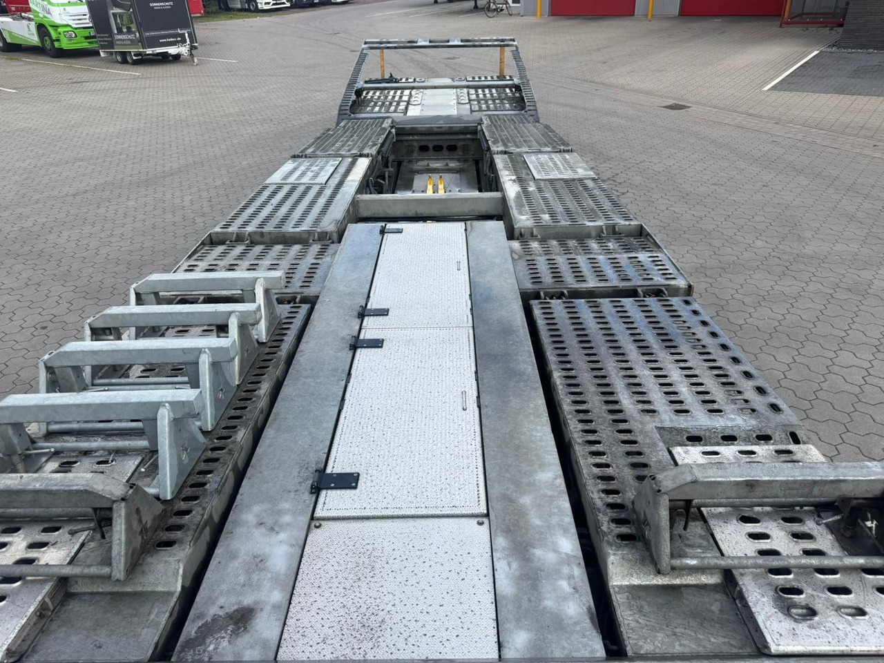 Crédit-bail de  Kässbohrer K.SOK Truck/Car Transporter, Novagrau Kässbohrer K.SOK Truck/Car Transporter, Novagrau: photos 10