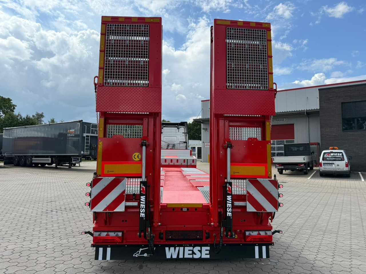 Kässbohrer SLS.HS Tieflader mit hydr. Schwanenhals Kässbohrer SLS.HS Tieflader mit hydr. Schwanenhals - Semi-remorque surbaissé: photos 5 Kässbohrer SLS.HS Tieflader mit hydr. Schwanenhals Kässbohrer SLS.HS Tieflader mit hydr. Schwanenhals - Semi-remorque surbaissé: photos 5