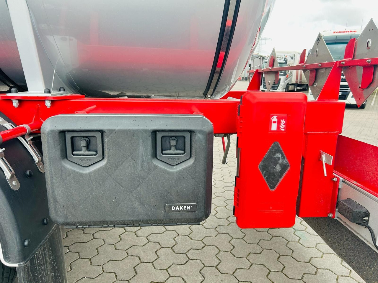 Semi-remorque citerne Kässbohrer STS.SS Edelstahl Tankauflieger Bitumen 32m³: photos 8