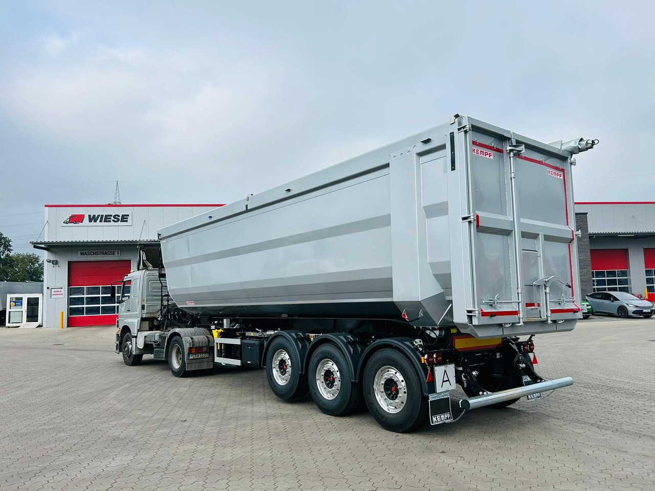 Kempf SKM 36/3 SR-Membran Stahl Halbrundmulde 50m³ - Semi-remorque benne: photos 1 Kempf SKM 36/3 SR-Membran Stahl Halbrundmulde 50m³ - Semi-remorque benne: photos 1