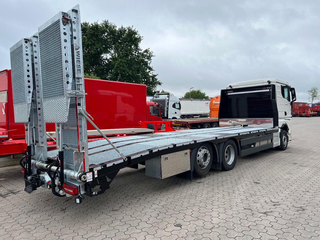 MAN Baumaschinen- Arbeitsbühnentransporter Rampen - Remorqueuse: photos 5 MAN Baumaschinen- Arbeitsbühnentransporter Rampen - Remorqueuse: photos 5