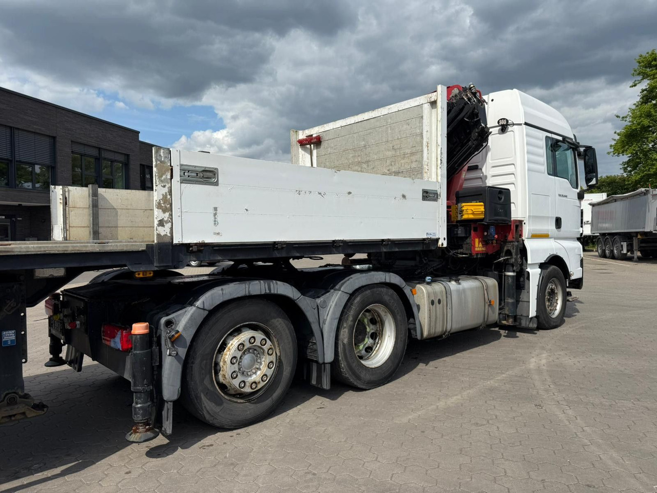 MAN TGX 26.440 6x2 mit HMF 3000-5 Kran - Camion grue: photos 4 MAN TGX 26.440 6x2 mit HMF 3000-5 Kran - Camion grue: photos 4