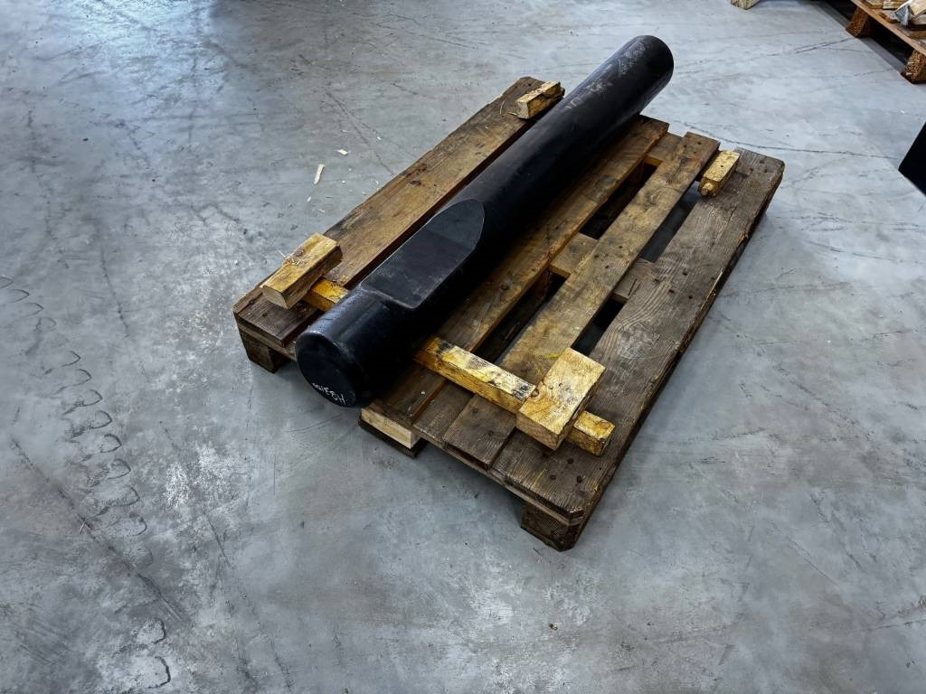 Epiroc Atlas Copco HB3100 HB3000 Blunt Tool Stampfmeißel  - Marteau hydraulique pour Engins de chantier: photos 1 Epiroc Atlas Copco HB3100 HB3000 Blunt Tool Stampfmeißel  - Marteau hydraulique pour Engins de chantier: photos 1