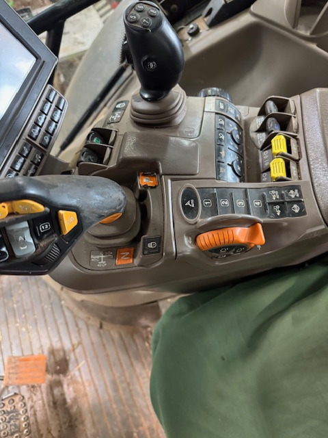 Tracteur agricole JOHN DEERE 6250R: photos 8