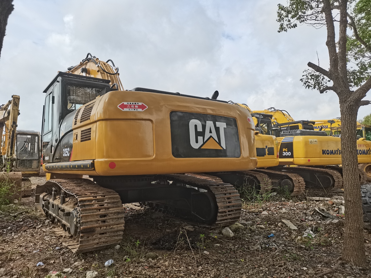CATERPILLAR 325C - Pelle sur chenille: photos 2 CATERPILLAR 325C - Pelle sur chenille: photos 2
