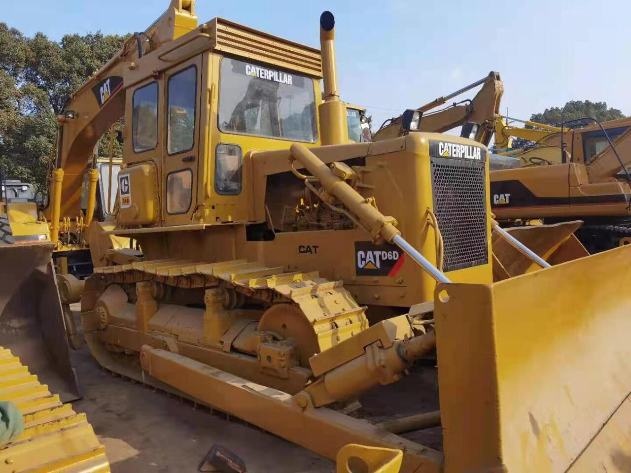 CATERPILLAR D6D - Bulldozer: photos 1 CATERPILLAR D6D - Bulldozer: photos 1