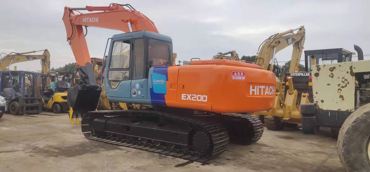 HITACHI EX200-2 - Pelle sur chenille: photos 1 HITACHI EX200-2 - Pelle sur chenille: photos 1