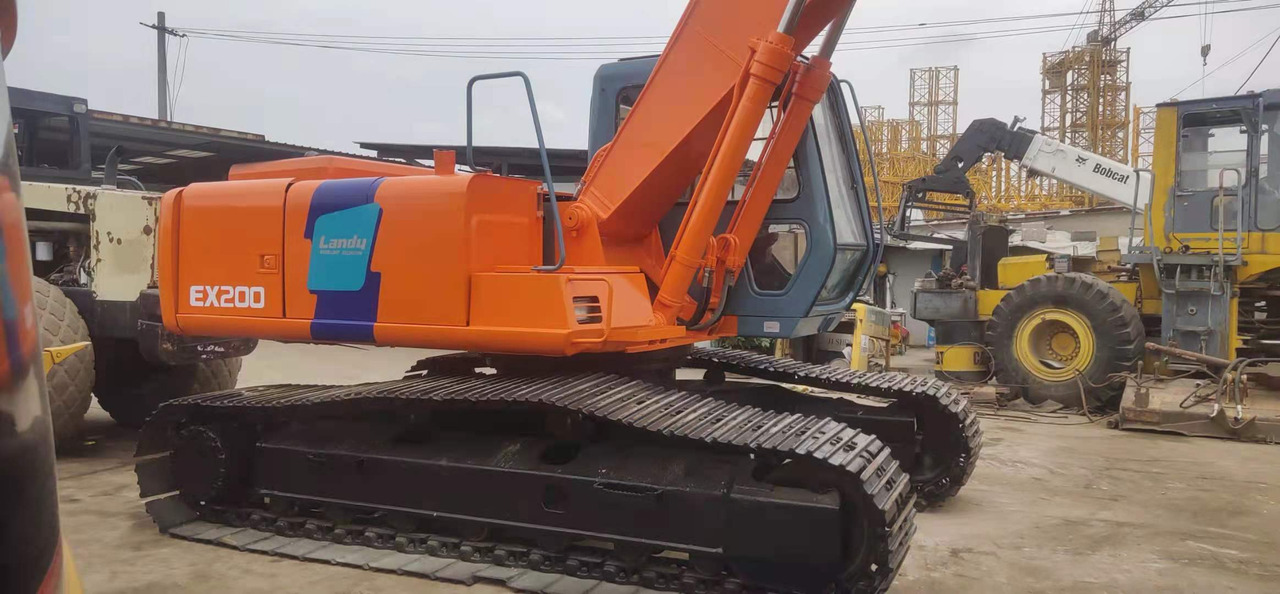 HITACHI EX200-2 - Pelle sur chenille: photos 4 HITACHI EX200-2 - Pelle sur chenille: photos 4