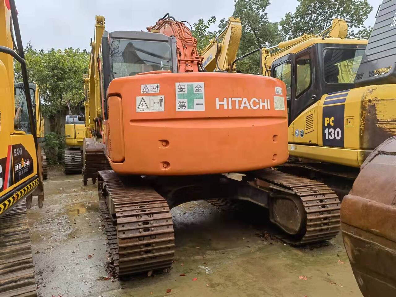 HITACHI ZX135US - Pelle sur chenille: photos 3 HITACHI ZX135US - Pelle sur chenille: photos 3