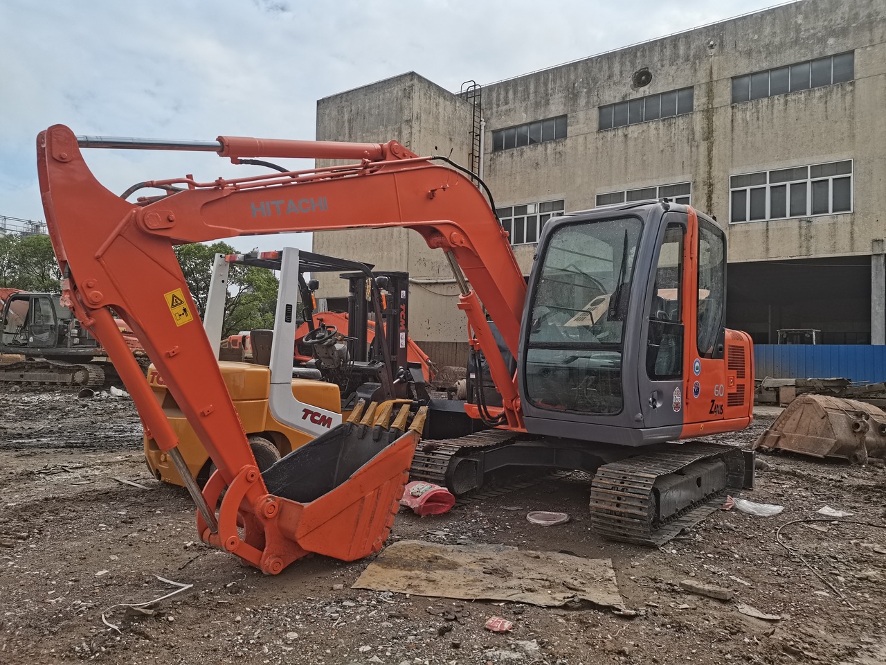 HITACHI ZX60-6 - Pelle sur chenille: photos 2 HITACHI ZX60-6 - Pelle sur chenille: photos 2