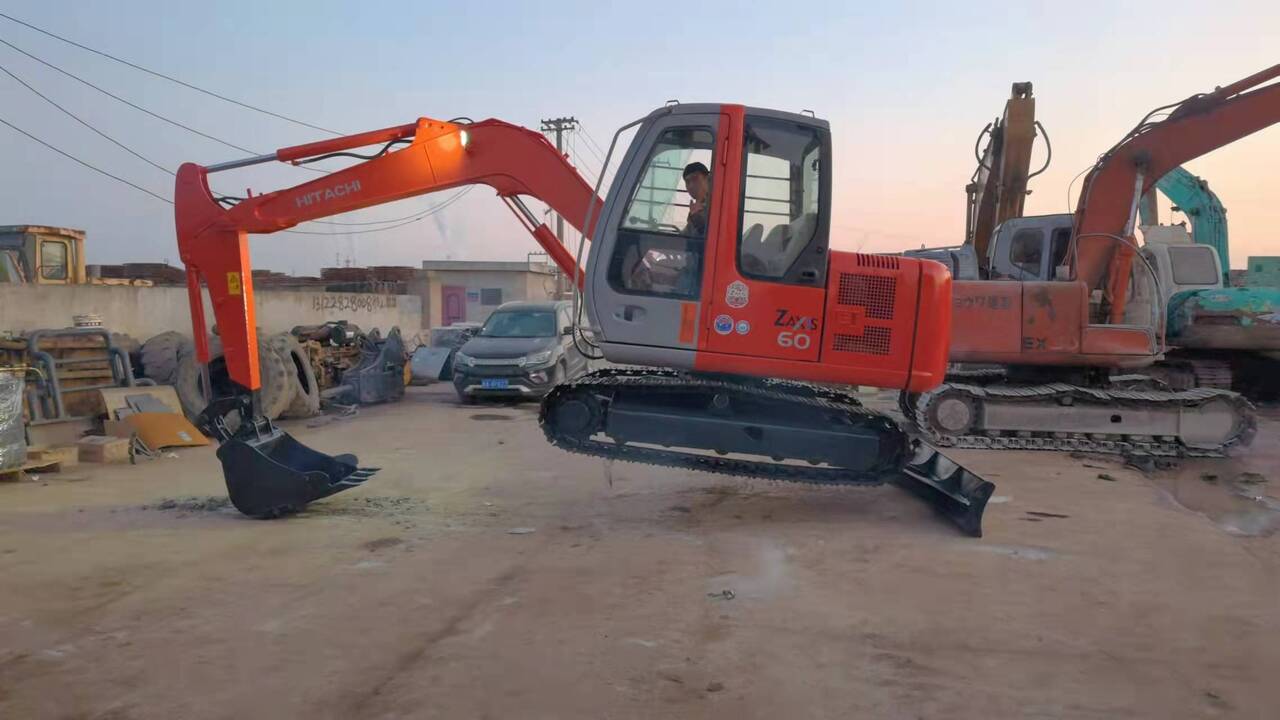 HITACHI ZX60 - Pelle sur chenille: photos 5 HITACHI ZX60 - Pelle sur chenille: photos 5