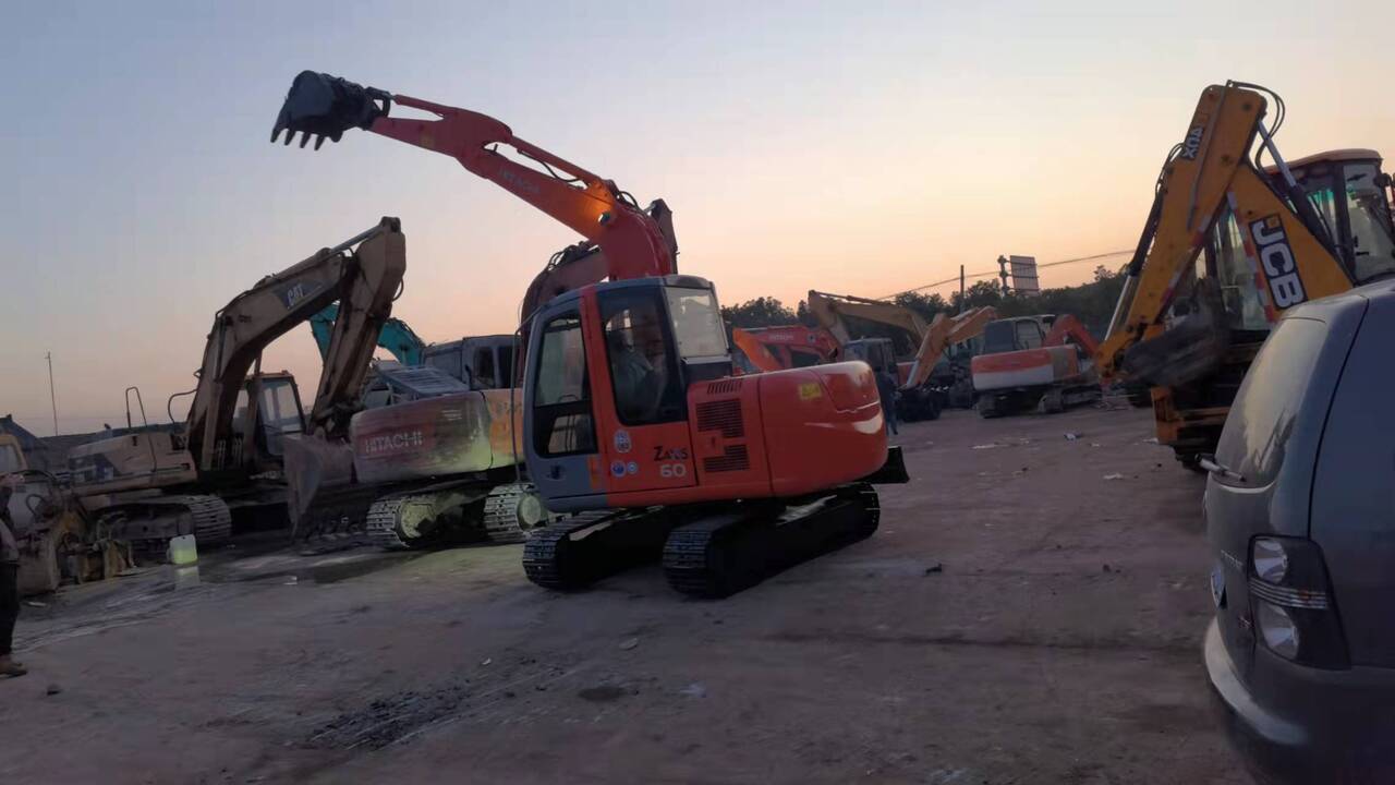 HITACHI ZX60 - Pelle sur chenille: photos 1 HITACHI ZX60 - Pelle sur chenille: photos 1