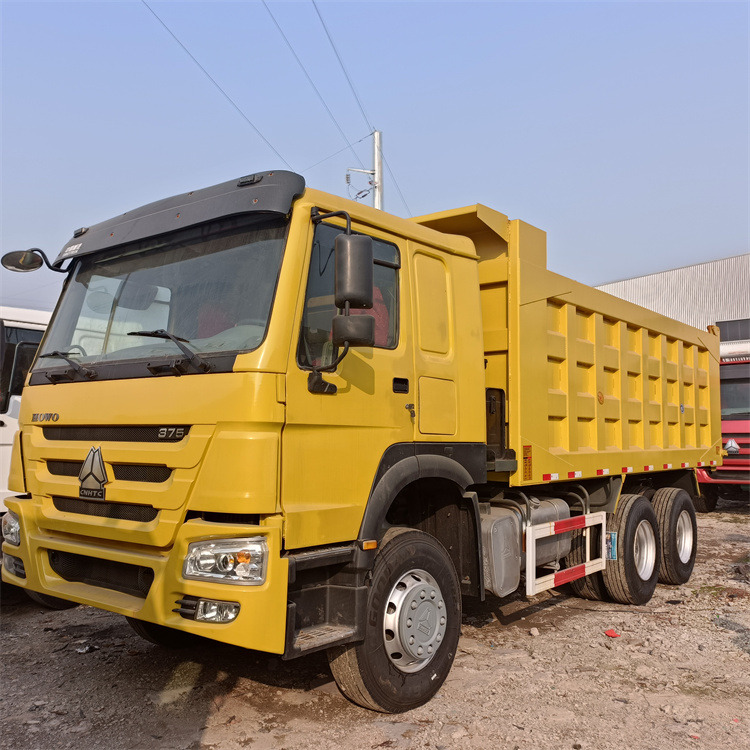 HOWO HOWO 6x4 375 -yellow tipper - Camion benne: photos 4 HOWO HOWO 6x4 375 -yellow tipper - Camion benne: photos 4
