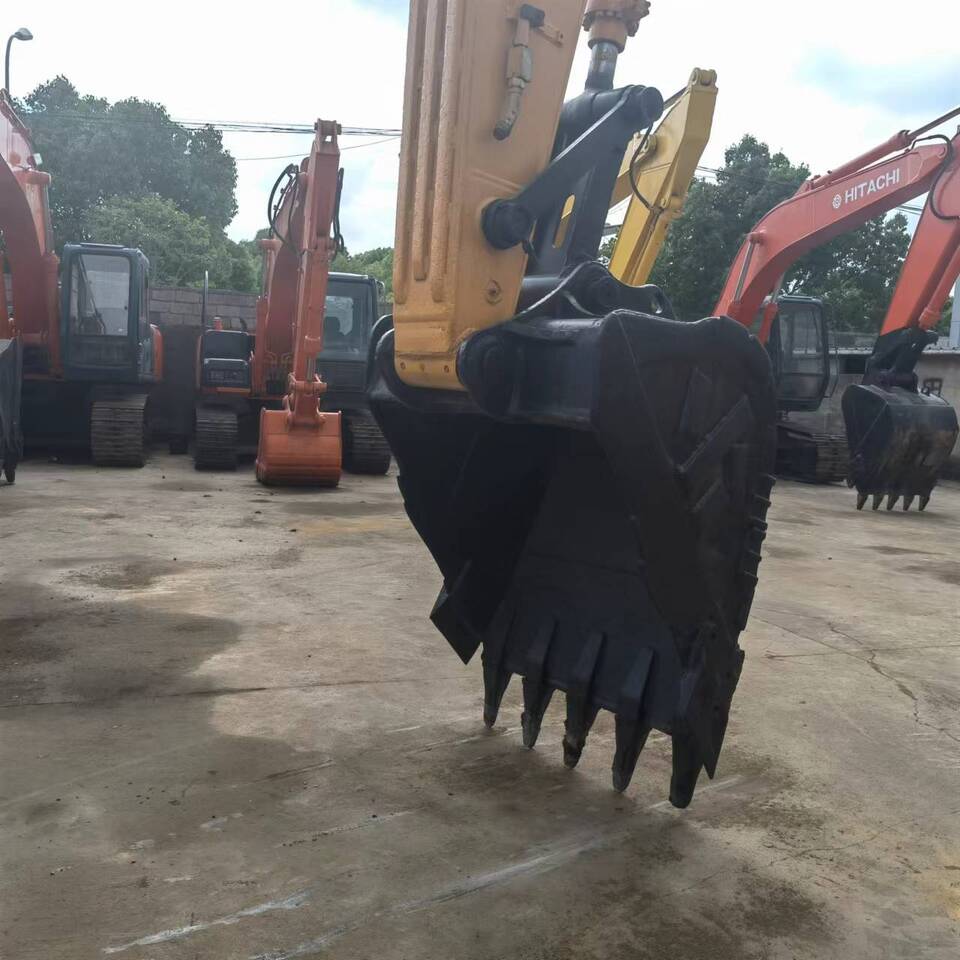 HYUNDAI R215-9T - Pelle sur chenille: photos 2 HYUNDAI R215-9T - Pelle sur chenille: photos 2