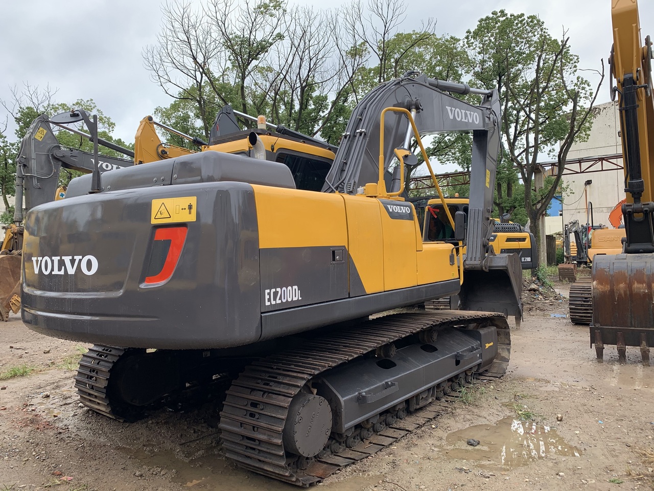 VOLVO EC200DL - Pelle sur chenille: photos 5 VOLVO EC200DL - Pelle sur chenille: photos 5