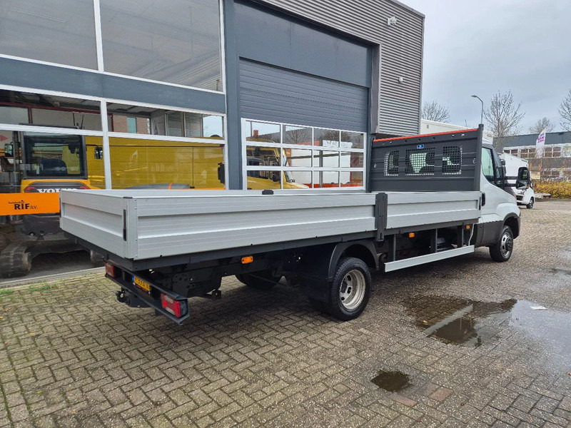 Iveco Daily 50C18 Pritsche 3.0D Euro 6 Hi-Matic GVW 3500 kg - Utilitaire plateau: photos 2 Iveco Daily 50C18 Pritsche 3.0D Euro 6 Hi-Matic GVW 3500 kg - Utilitaire plateau: photos 2