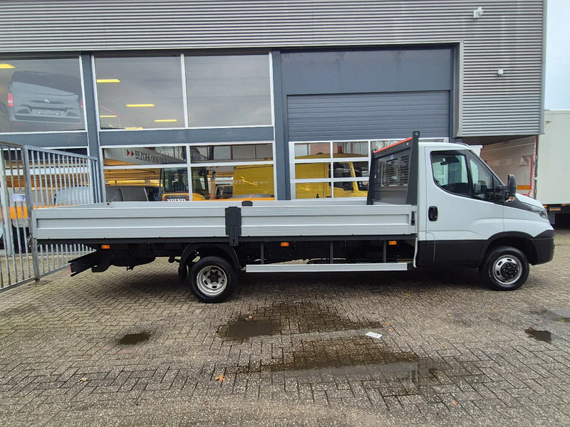 Iveco Daily 50C18 Pritsche 3.0D Euro 6 Hi-Matic GVW 3500 kg - Utilitaire plateau: photos 4 Iveco Daily 50C18 Pritsche 3.0D Euro 6 Hi-Matic GVW 3500 kg - Utilitaire plateau: photos 4