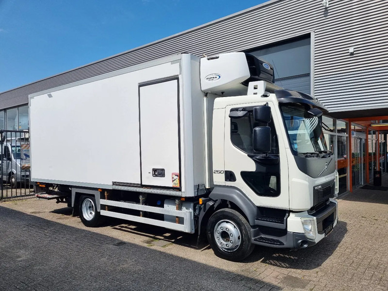 Volvo FL 250 Carrier 750MT ATP Zwischenwand LBW Euro 6 - Camion frigorifique: photos 1 Volvo FL 250 Carrier 750MT ATP Zwischenwand LBW Euro 6 - Camion frigorifique: photos 1