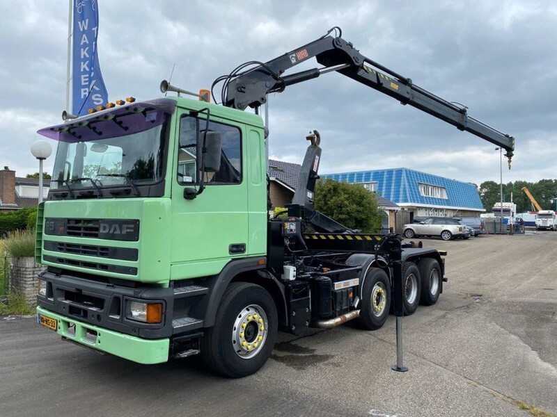 DAF 95 ATi 360 8X2 STEEL SPRING HIAB 166B-2 Duo - Camion grue: photos 1 DAF 95 ATi 360 8X2 STEEL SPRING HIAB 166B-2 Duo - Camion grue: photos 1