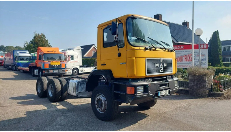 MAN 26.372 MANUAL ZF GEARBOX STEEL SUSPENSION 6X4 - Châssis cabine: photos 3 MAN 26.372 MANUAL ZF GEARBOX STEEL SUSPENSION 6X4 - Châssis cabine: photos 3