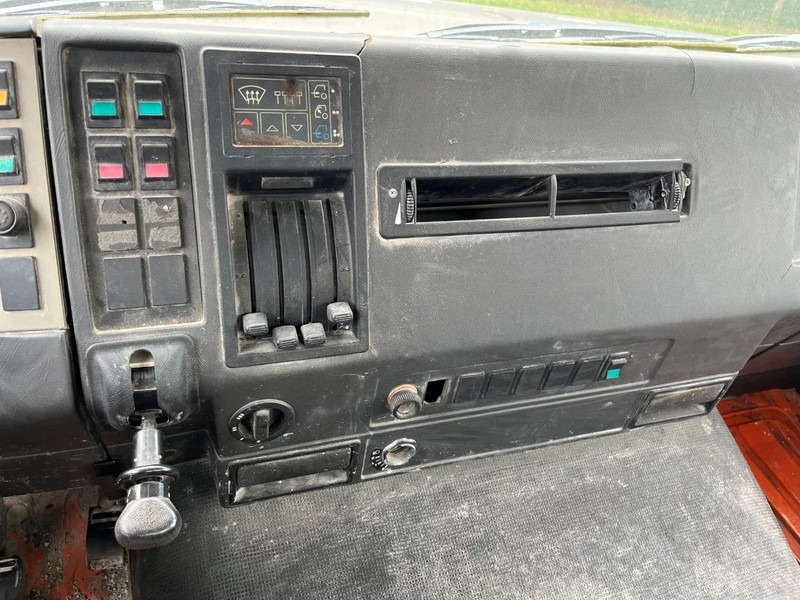 Camion malaxeur MAN 35.302 8x4 FULL STEEL SPRING MANUAL ZF GEARBOX !!! 6 CILINDER !!!: photos 20 Camion malaxeur MAN 35.302 8x4 FULL STEEL SPRING MANUAL ZF GEARBOX !!! 6 CILINDER !!!: photos 20