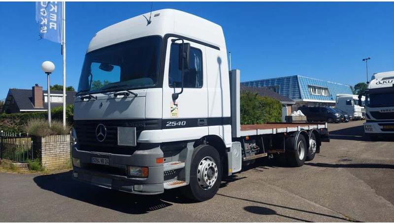 Mercedes-Benz Actros 2540 6x2 3 Pedels Plato - Camion plateau: photos 1 Mercedes-Benz Actros 2540 6x2 3 Pedels Plato - Camion plateau: photos 1