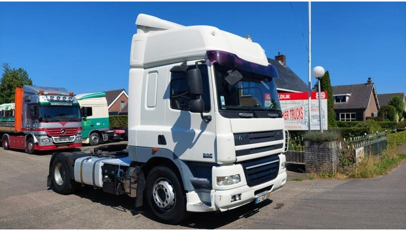 DAF CF 85.410 4x2 MANUAL 410 POWER - Tracteur routier: photos 2 DAF CF 85.410 4x2 MANUAL 410 POWER - Tracteur routier: photos 2