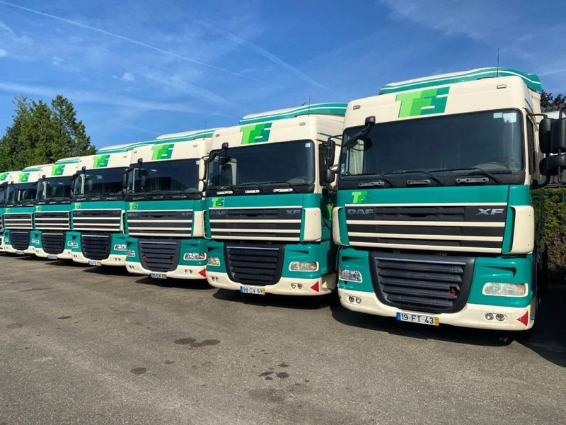 DAF XF 105.410 4 PIECES AVAILABLE - Tracteur routier: photos 3 DAF XF 105.410 4 PIECES AVAILABLE - Tracteur routier: photos 3