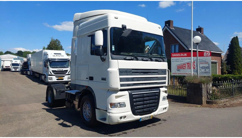 DAF XF 105.410 4x2 - Tracteur routier: photos 2 DAF XF 105.410 4x2 - Tracteur routier: photos 2