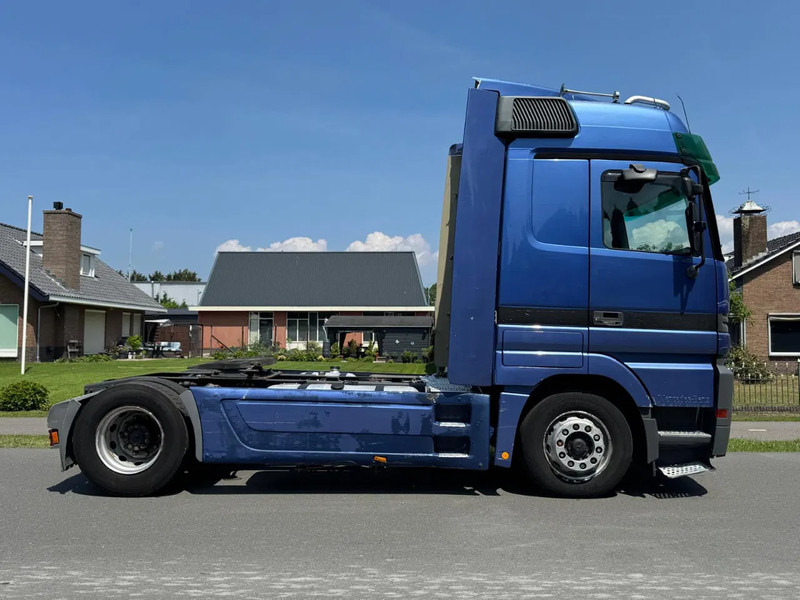 Mercedes-Benz Actros 1848 V8 EPS 3 PEDAL WITH RETARDER AND AIRCO - Tracteur routier: photos 3 Mercedes-Benz Actros 1848 V8 EPS 3 PEDAL WITH RETARDER AND AIRCO - Tracteur routier: photos 3