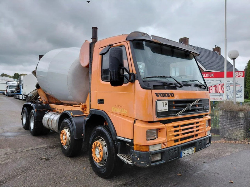 Volvo FM 12 8x4 Mixer Steel - Camion malaxeur: photos 2 Volvo FM 12 8x4 Mixer Steel - Camion malaxeur: photos 2