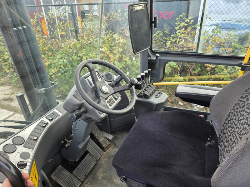 Kalmar DCE 55-6HM diesel heftruck 5.5 tons diesel heftruck - Chariot élévateur diesel: photos 5 Kalmar DCE 55-6HM diesel heftruck 5.5 tons diesel heftruck - Chariot élévateur diesel: photos 5