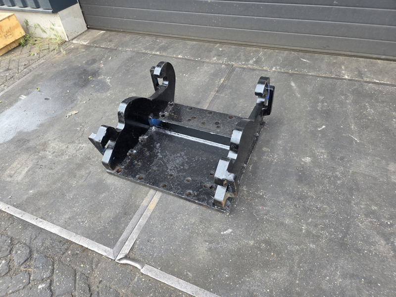 Kopplaat cw45 breedt adapter plate hammer plate verachtert cw45 - Attache rapide pour Engins de chantier: photos 1 Kopplaat cw45 breedt adapter plate hammer plate verachtert cw45 - Attache rapide pour Engins de chantier: photos 1
