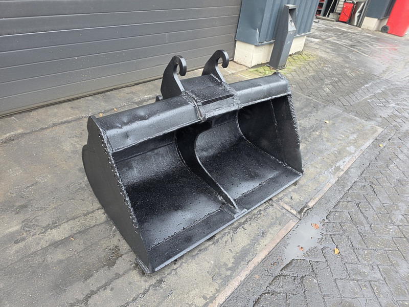 Slotenbak cw 10 kofferbak cw10 brede bak midigraver - Godet pour Engins de chantier: photos 5 Slotenbak cw 10 kofferbak cw10 brede bak midigraver - Godet pour Engins de chantier: photos 5