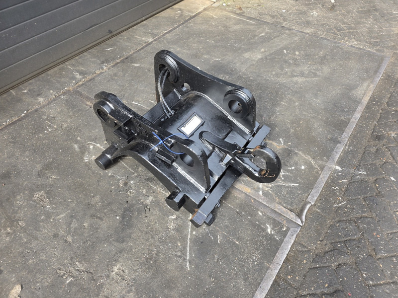 Snelwissel cw45 coupler verachtert coupler cw45 verachtert - Attache rapide pour Engins de chantier: photos 3 Snelwissel cw45 coupler verachtert coupler cw45 verachtert - Attache rapide pour Engins de chantier: photos 3