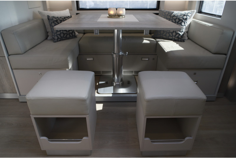 Mercedes-Benz ACTROS 2651 6X2 STX CAMPER POP-OUT MOTORHOME - Camping-car: photos 5 Mercedes-Benz ACTROS 2651 6X2 STX CAMPER POP-OUT MOTORHOME - Camping-car: photos 5