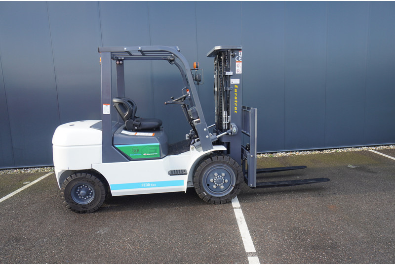 Eurotrac FE 30 ECO ELECTRIC FORKLIFT - Engins de chantier: photos 3 Eurotrac FE 30 ECO ELECTRIC FORKLIFT - Engins de chantier: photos 3