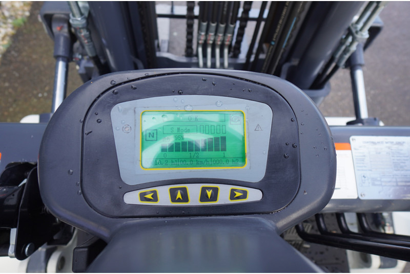 Eurotrac FE 30 ECO ELECTRIC FORKLIFT - Engins de chantier: photos 5 Eurotrac FE 30 ECO ELECTRIC FORKLIFT - Engins de chantier: photos 5