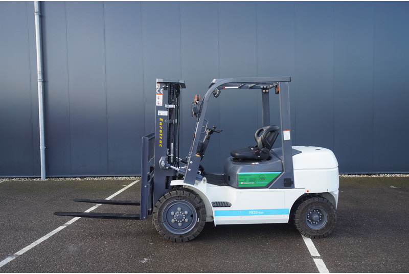 Eurotrac FE 30 ECO ELECTRIC FORKLIFT - Engins de chantier: photos 1 Eurotrac FE 30 ECO ELECTRIC FORKLIFT - Engins de chantier: photos 1
