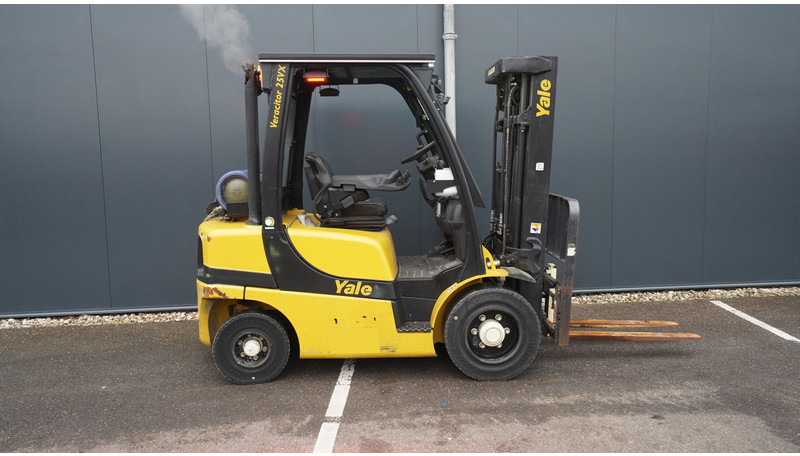 Yale GLP25VX E2170 LPG FORKLIFT TRIPLEX - Engins de chantier: photos 3 Yale GLP25VX E2170 LPG FORKLIFT TRIPLEX - Engins de chantier: photos 3