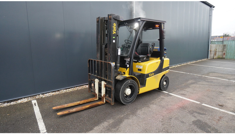 Yale GLP25VX E2170 LPG FORKLIFT TRIPLEX - Engins de chantier: photos 4 Yale GLP25VX E2170 LPG FORKLIFT TRIPLEX - Engins de chantier: photos 4