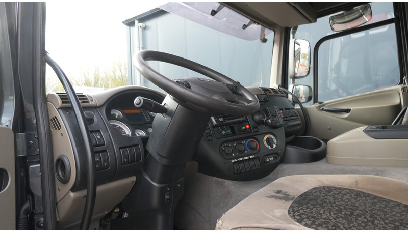 Ginaf X 3335 S 6X6 HOOKARM WITH HIAB 144 DS-3 DUO CRANE 352.000KM - Camion grue: photos 5 Ginaf X 3335 S 6X6 HOOKARM WITH HIAB 144 DS-3 DUO CRANE 352.000KM - Camion grue: photos 5