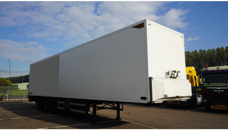 Jumbo 3 AXLE CLOSED BOX - Semi-remorque fourgon: photos 3 Jumbo 3 AXLE CLOSED BOX - Semi-remorque fourgon: photos 3