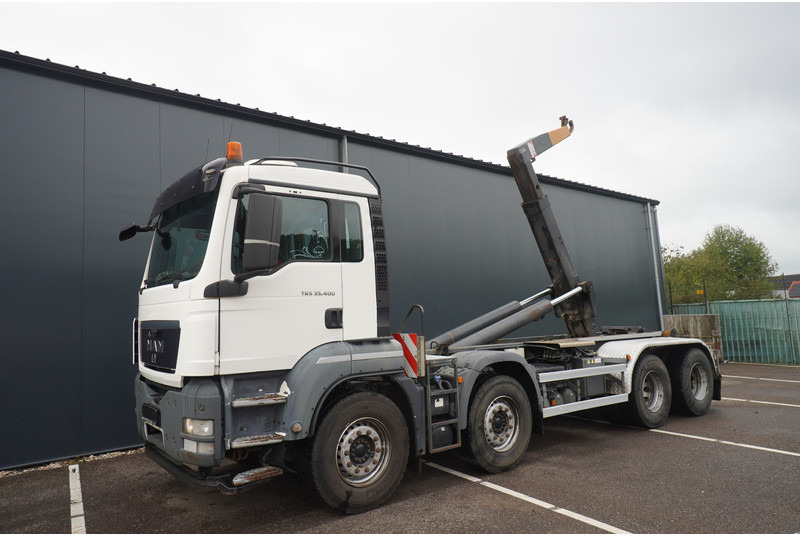 MAN TGS 35.400 8x4 HOOKARM SYSTEM MANUAL GEARBOX - Camion ampliroll: photos 2 MAN TGS 35.400 8x4 HOOKARM SYSTEM MANUAL GEARBOX - Camion ampliroll: photos 2
